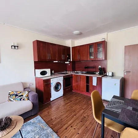 Mountain Cedar Pine 1 Bedroom Near Gondola Apartment Bansko